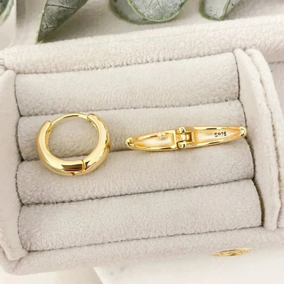 925 Sterling Silver Small Hoop Earrings Small Huggies Minimalist Hoop Earrings - Picture 11 of 11